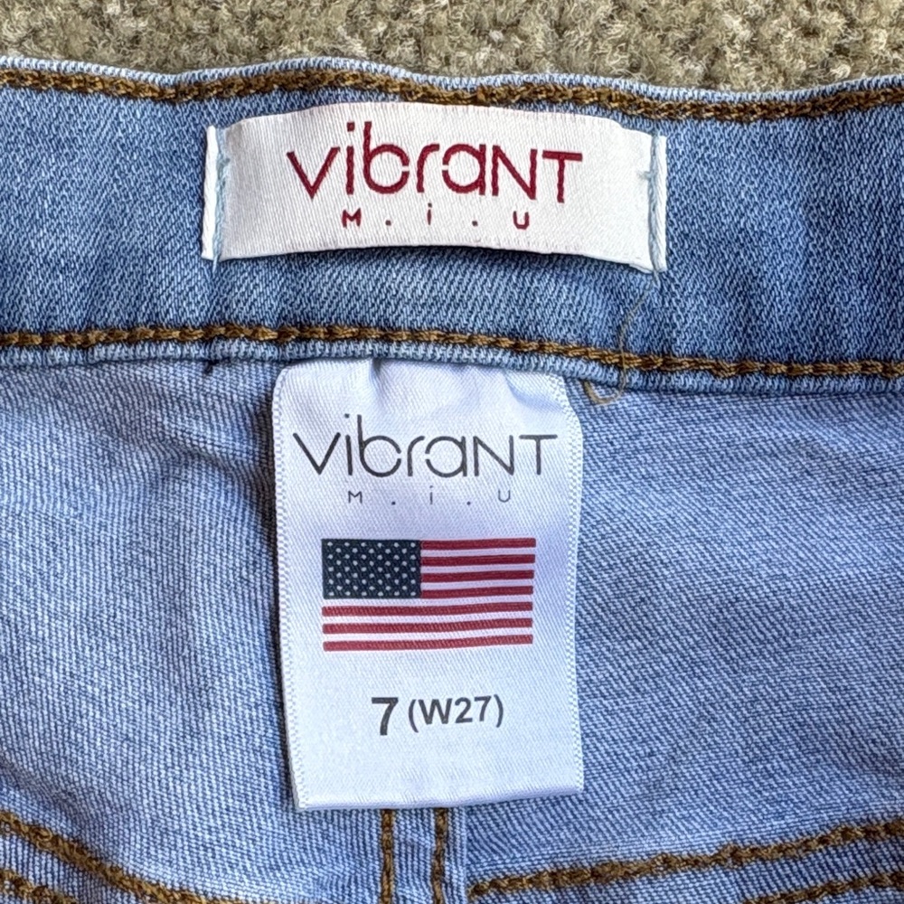 🪷Vibrant Miu distressed flare jeans light blue women's size 7 - Picture 2 of 9